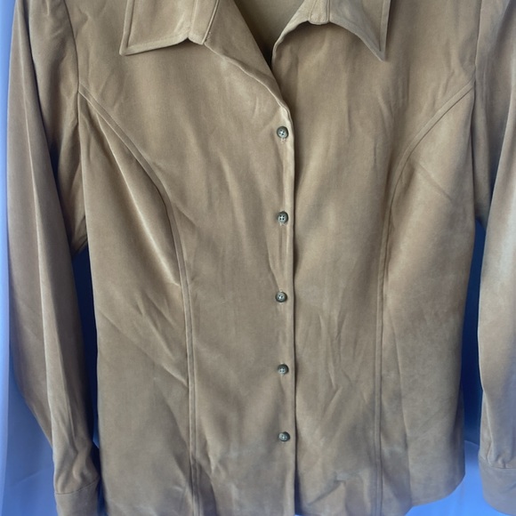 Harold’s tan jacket - Picture 3 of 5